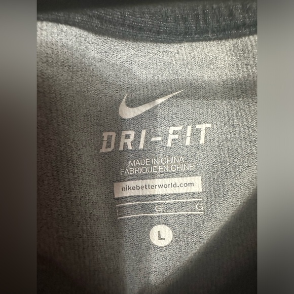 Women’s Size L Nike Dri Fit Swoop Neck Top - Picture 2 of 3